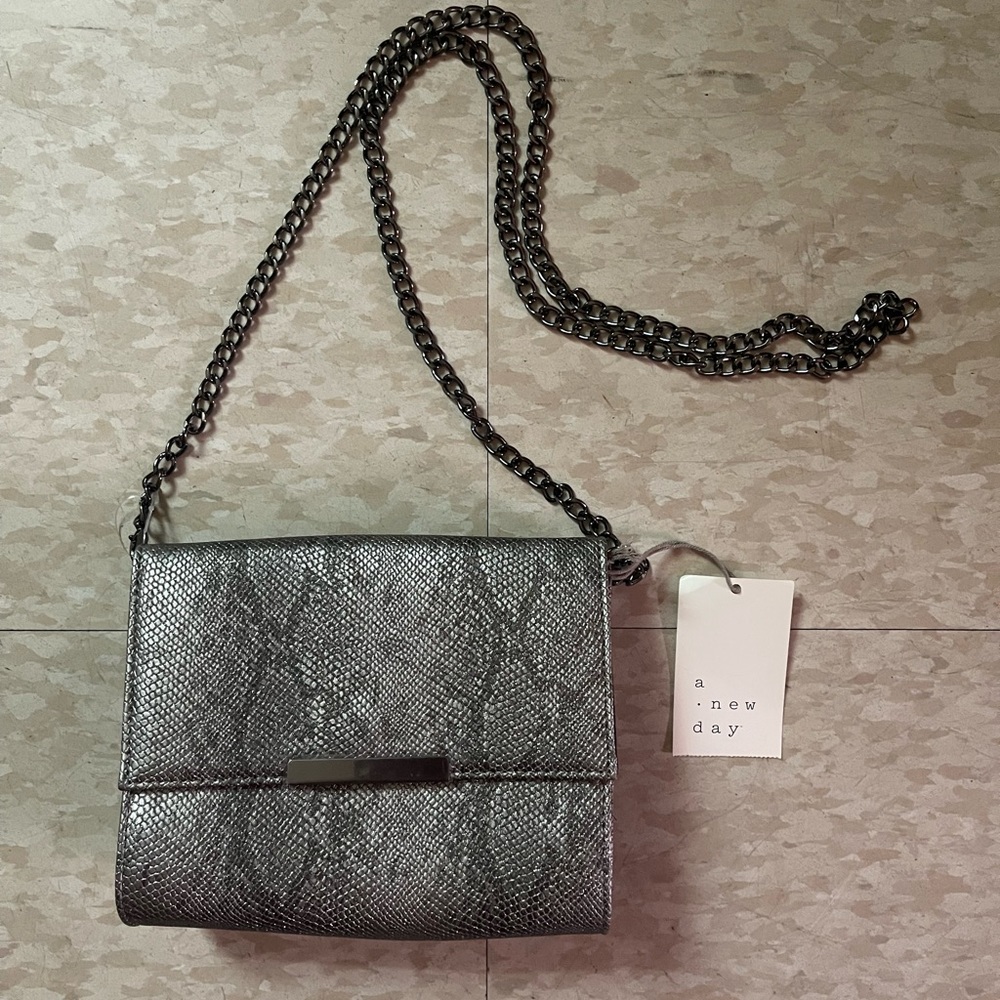 Metallic Snakeskin Clutch/Crossbody 🪩